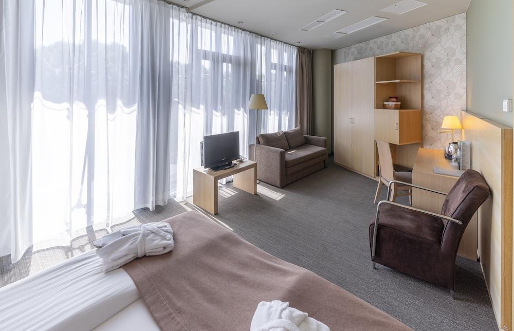 Rixwell Elefant Hotel Рига Экстерьер фото