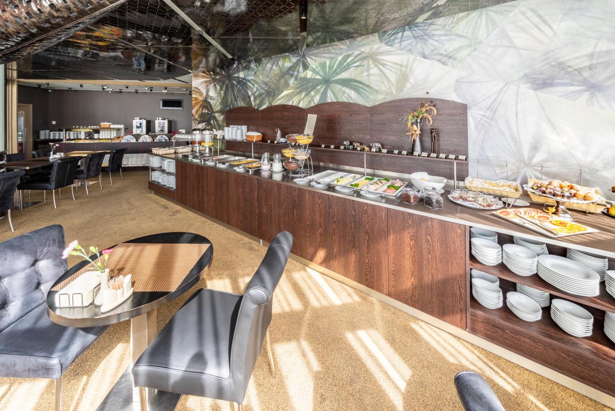 Rixwell Elefant Hotel Рига Экстерьер фото